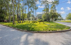 192 Schoolhouse Road, Warren, RI 02885