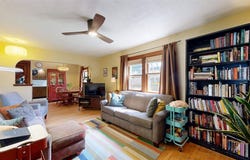 1908 F St, IA 52240