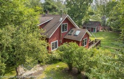 12 Library Lane, Woodstock, NY 12498