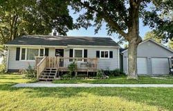 105 E Washington St., Roseville, IL 61473