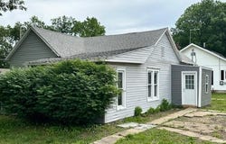 627 W Cherry Street, Nevada, MO 64772