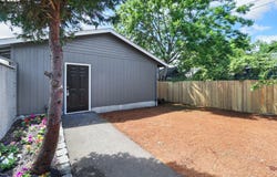 70 JEFFERSON ALY, Eugene, OR 97402