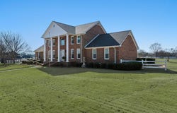 100 E Meadow Hill Dr, Florence, AL 35633