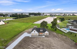 446 Pointe Vista Drive, Elizabeth City, NC 27909