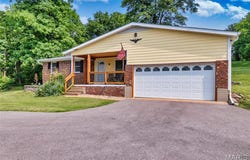 2915 Ozark Drive, MO 63122
