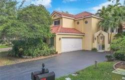 10132 NW 4th, Plantation, FL 33324