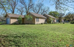 206 W Trinity Street, Victoria, TX 77901