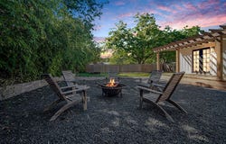 212 W Peach St, Fredericksburg, TX 78624