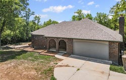 1000 Woodcliffe Drive, Richmond, MO 64085