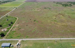Inez, TX 77968