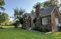 1706 CR 2420, Pickton, TX 75471