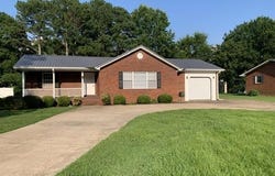 209 Avalon Drive, Paris, TN 38242