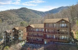 604 Sawgrass Dr. Unit 6, Whittier, NC 28789