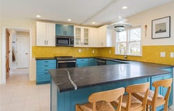 400 Third Beach Road, Middletown, RI 02842