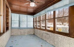 16 Sycamore Street E, Saint Paul, MN 55117