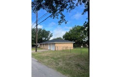 101 Oakland Drive, Lacy Lakeview, TX 76705