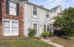 24 DORCHESTER CIRCLE, MARLTON, NJ 08053