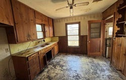 1017 S Adams Street, McGregor, TX 76657