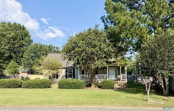 101 Saint Andrews Street, Rainbow City, AL 35906