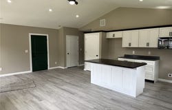 317 S Wallace Street, Uhrichsville, OH 44683