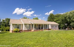 178 Scenic Hill Lane, Lenoir City, TN 37771