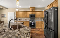 1418 SE 8TH Ave, Canby, OR 97013