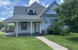999 Redman Ave, Marshall, MO 65340