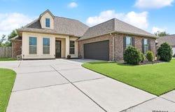 620 Lakehaven Dr, Gonzales, LA 70737