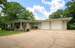 800 Grandview Heights, Conway, AR 72032
