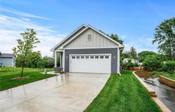 201 Mccarrons Place W, Roseville, MN 55113