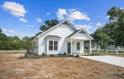 306 S Sycamore Street, Fremont, NC 27830