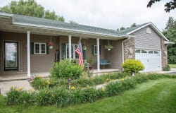7811 Moline Road, Waterloo, IA 50703