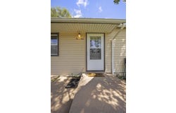 204 N Grant Ave, Lyons, KS 67554