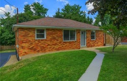 206 Sandy Dr, Shaler, PA 15116