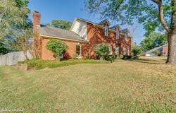 11 S Crownpointe Drive, Jackson, MS 39211