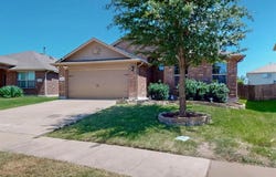 2704 Adams Fall Lane, Fort Worth, TX 76123