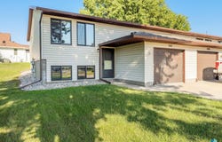 1505 E Cedar Cir, Brandon, SD 57005