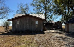 915 Stroh Rd, Almyra, AR 72003