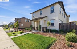 2134 Daimler St, Lathrop, CA 95330