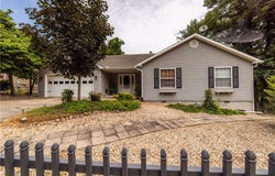 2 Coalburn Circle, Bella Vista, AR 72715