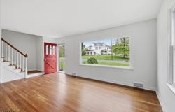 147 Main St, Lebanon Boro, NJ 08833-2136