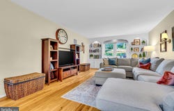 11 ROYAL OAK ROAD, LAWRENCEVILLE, NJ 08648