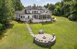1326 Lochshire Drive, Burlington, NC 27215