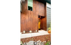 2947 SE STARK ST, Portland, OR 97214