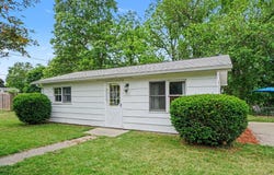 430 11th Avenue, Three Rivers, MI 49093