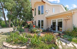 26 County Road 113S, Santa Fe, NM 87506