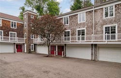 204 Central Avenue S, Wayzata, MN 55391