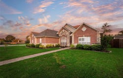 609 Acorn Street, Pilot Point, TX 76258