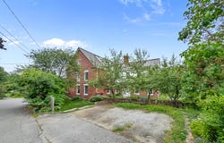 28 Pleasant Street, Waldoboro, ME 04572