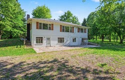 16077 M-216, Three Rivers, MI 49093